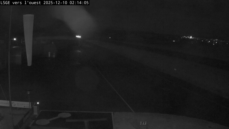 Ecuvillens: Aérodrome Régional Fribourg - Ouest - West