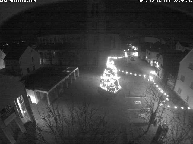 Rodgau: Platz vor dem Rathaus in - Jügesheim