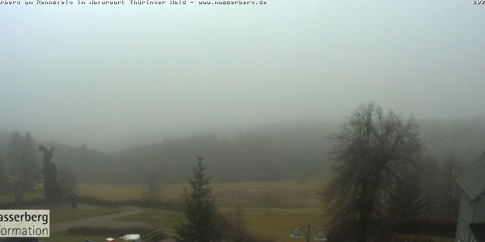 Masserberg: Rathaus - am Rennsteig in Richtung Westen