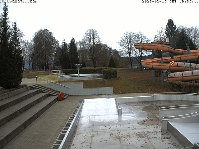 Attnang-Puchheim: Freibad APUMARE am Spitzberg