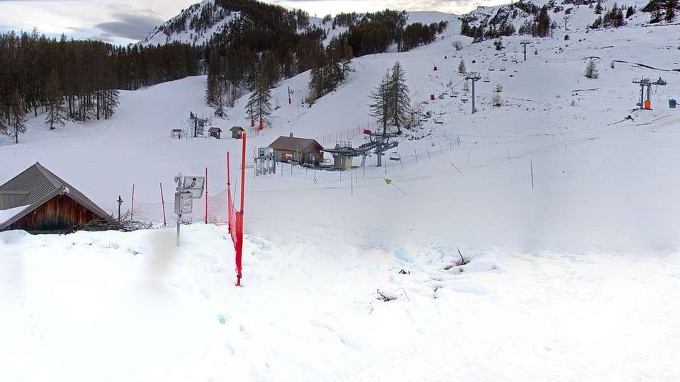 Reallon: Ski Resort (Panoramic)