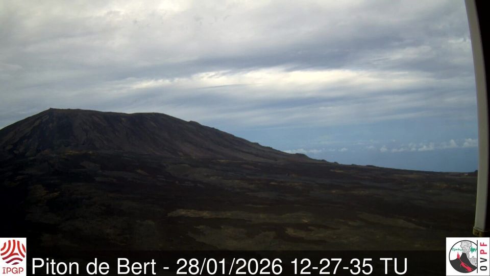 Saint-Joseph: Piton Fournaise from Piton Bert to