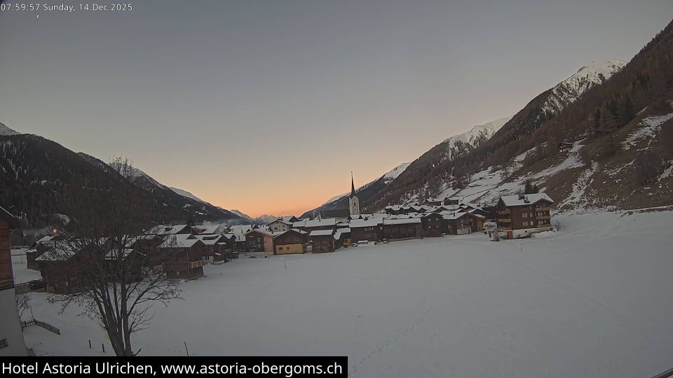 Ulrichen: Hotel Astoria mit Panoramablick über - Obergoms - Goms