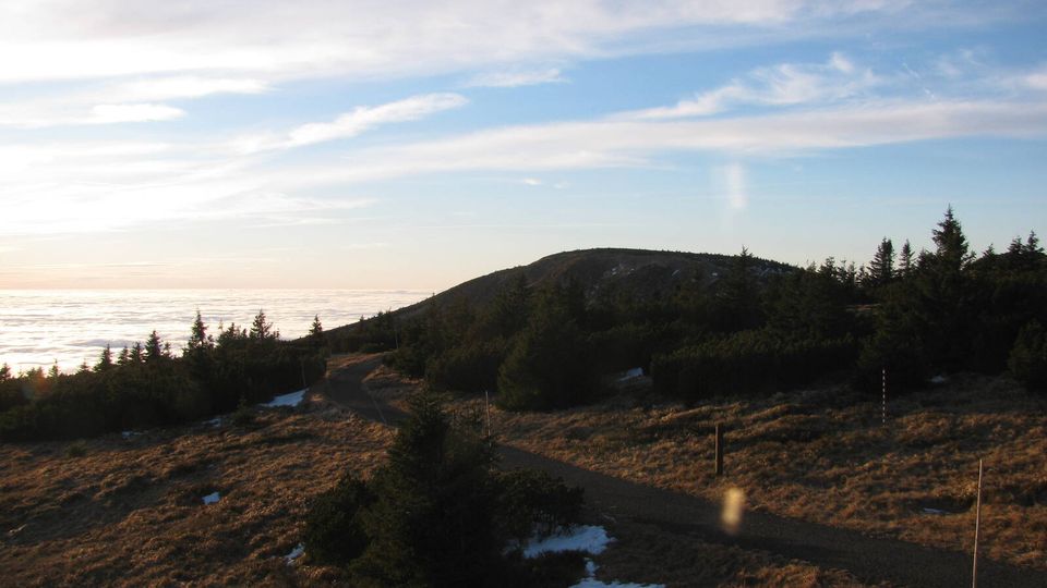 Vitkovice: Krkonoše, Vrbatova bouda (pohled na cestu k chatě)