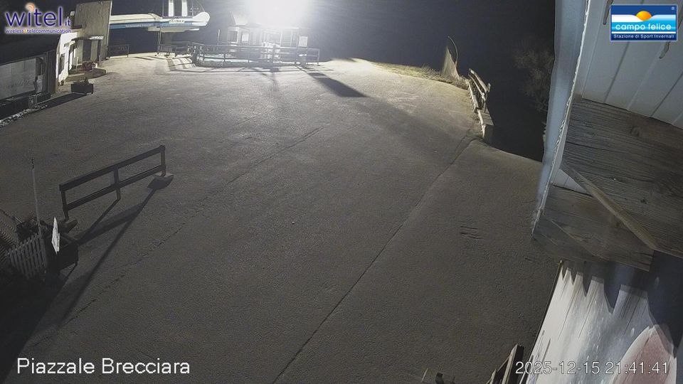 Rocca di Cambio: Abruzzo, Italia: Partenza seggiovia Brecciara