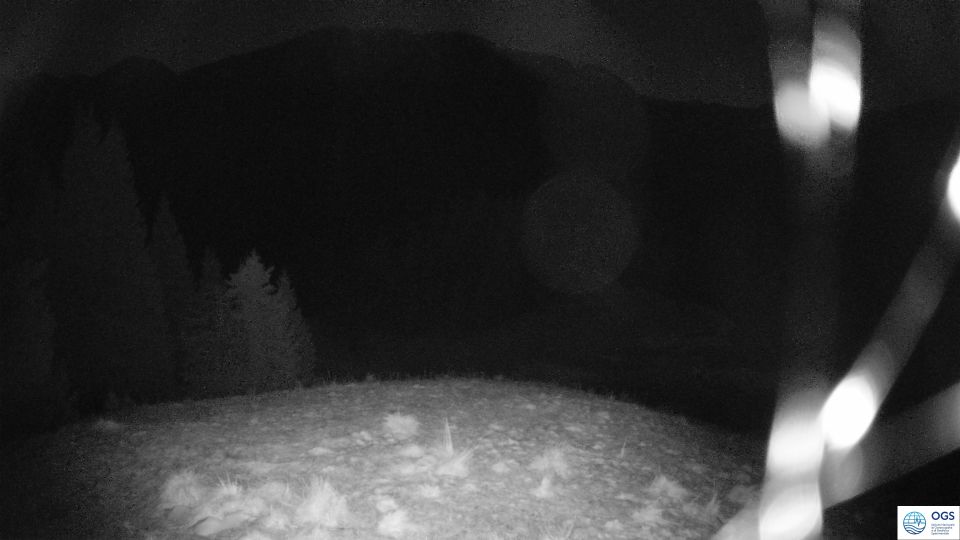 Ovaro: Torrente Pesarina - Friuli Venezia Giulia, Italia: Casera Mimoias