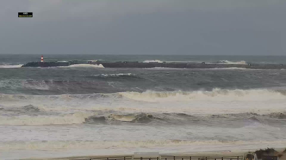 Gafanha da Nazare: Barra: Praia da − Porto de