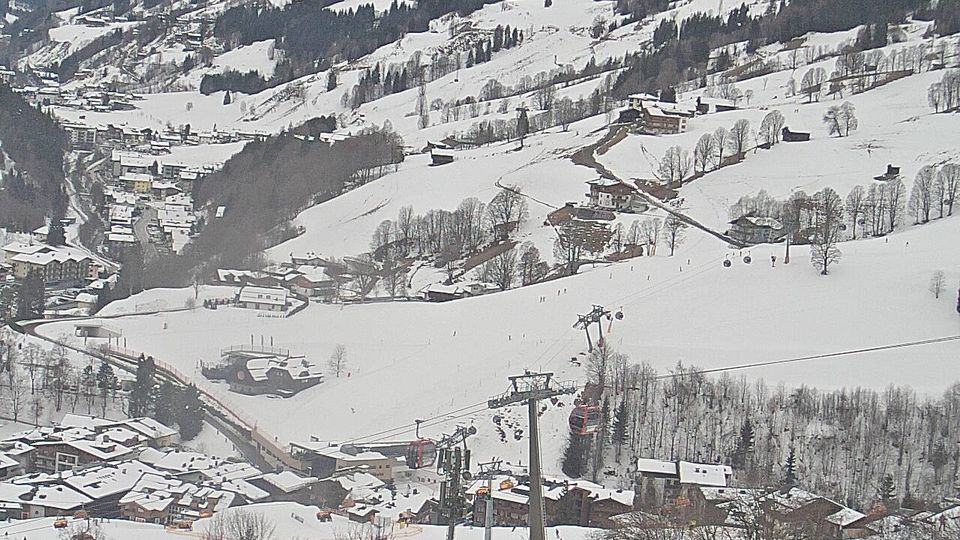 Saalbach-Hinterglemm: Bernkogelbahn - Dorfplatz - Kohlmaisgipfelbahn - Gemeinde Saalbach-Hinterglemm