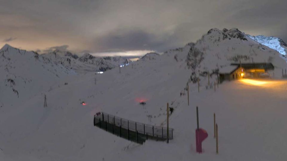 Montvalezan › North-east: La Rosière - Région Rhône-Alpes, France: La Traversette