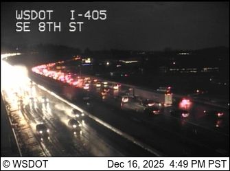 Bellevue: I-405 at MP 12.8: SE 8th St