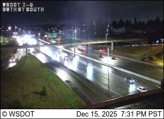 Oakland: I-5 at MP 131.8: S 38th St looking South