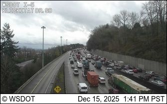 Burien: I-5 SB at MP 154.1: Klickitat Dr