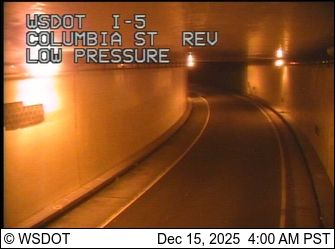 Seattle: I-5 at MP 165.4: Columbia St Express Lanes