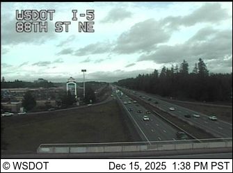 Everett: I-5 at MP 200.7: 88th St NE