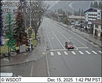 Leavenworth › West: US 2 at MP 99.9