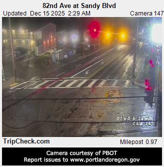 Maywood Park: 82nd Ave at Sandy Blvd