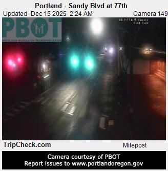Maywood Park: Portland - Sandy Blvd at 77th