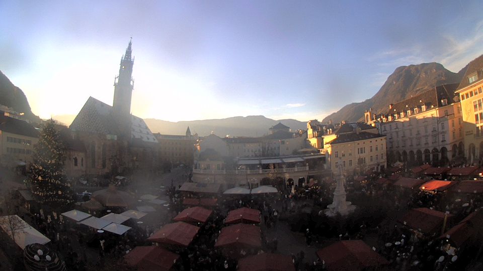 Bolzano - Bozen: Trentino - Alto Adige, Italia: Piazza Walter hd-str