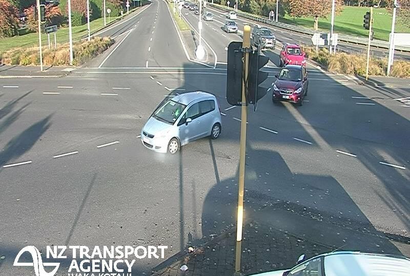 Dunedin › West: SH1 Caversham Mwy