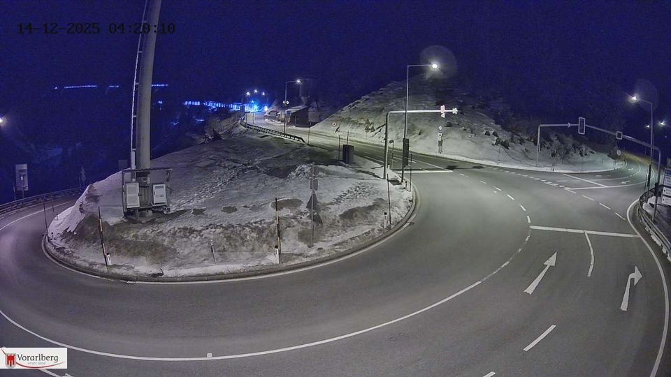 Gemeinde Klosterle › East: L197 Arlbergstraße, km 15,0 Flexengalerie − Kreuzung L197/L197