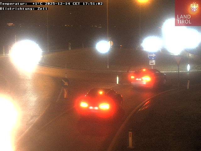 Gemeinde Stumm: B 169 Zillertalstraße, bei Kreisverkehr, Blickrichtung: Zell am Ziller