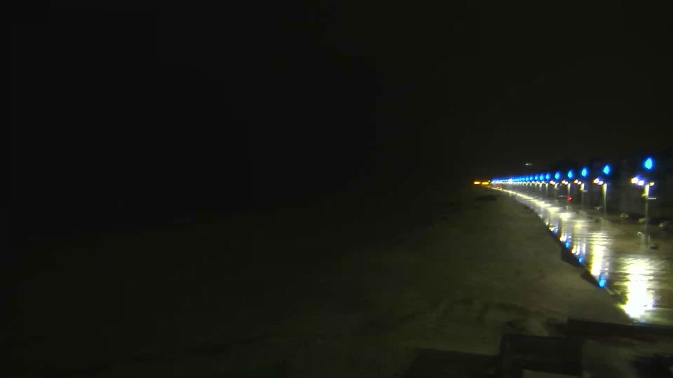 Dunkirk: Poste Central de Secours de Malo-les-Bains - Beach of Malo-les-Bains