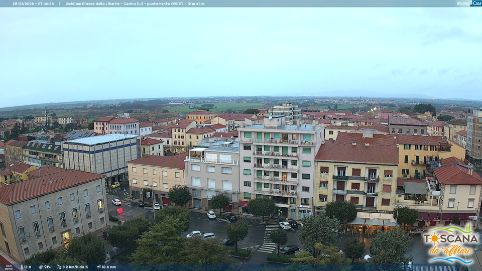 Cecina › West: Toscana, Italia: Vista della cittadina di - LI), direzione Ovest, con sullo sfondo il mare e la costa fino al promontorio di Castiglioncello