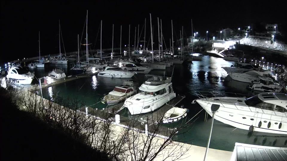 Ledenice: Novi Vinodolski, Mitan Marine