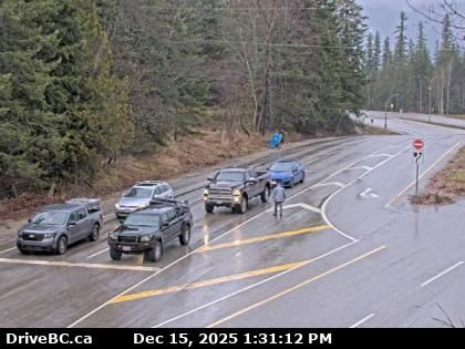 Trout Lake › North: Highway 23 near the Upper Arrow Lake ferry landing at Shelter Bay, looking north at lineup
