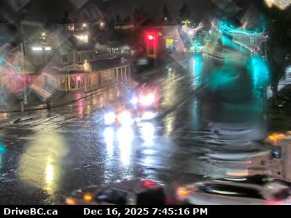 Pitt Meadows › South: Highway 7 (Lougheed Highway) at Harris Road, looking south