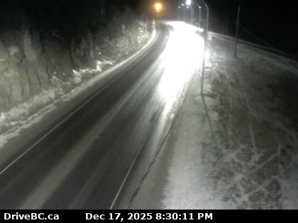 Tête Jaune Cache › East: Highway 16 at Highway 5 junction, looking east