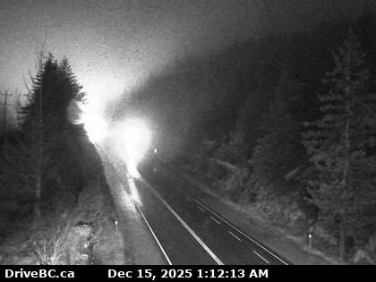 Hope 1 › South-west: Highway 7 about 2 km west of Hope, looking westbound