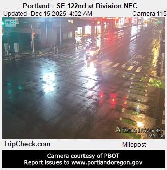 Maywood Park: Portland - SE 122nd at Division NEC