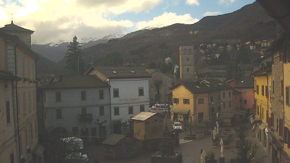 Fanano › South: Palazzo Lardi e Torre dell'Orologio - Piazza O. Corsini - Monte Cimone - Libro Aperto