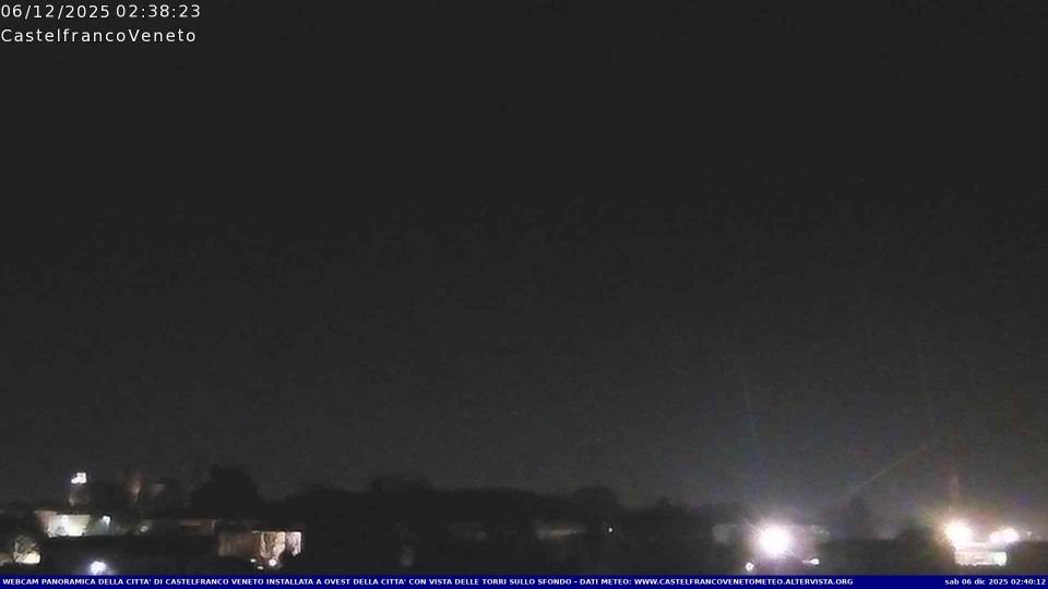 Castelfranco Veneto › West: Veneto, Italia: Telecamera posizionata a ovest della città con le torri del castello sullo sfondo