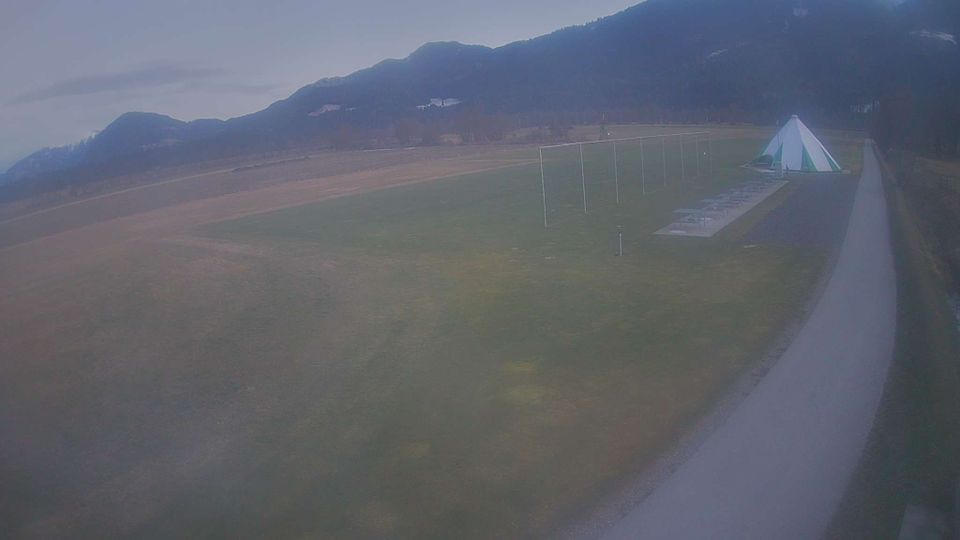 Berg im Drautal › South-east: Modellflugplatz Glocknerhof