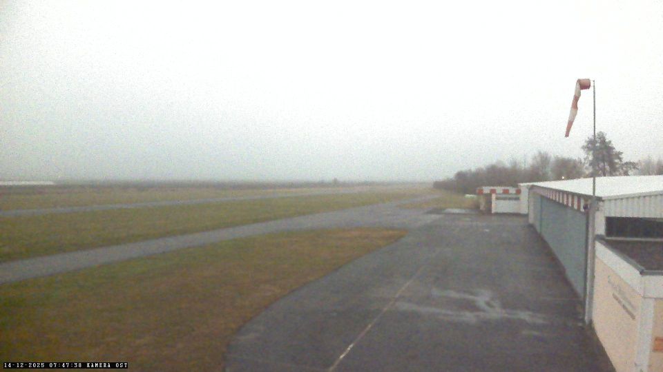 Ehringen › North: Rieser Flugpsor: RWY 22