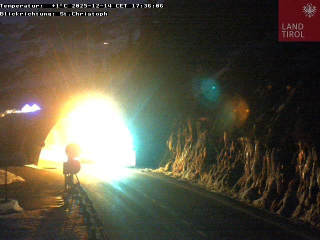 Gemeinde Sankt Anton am Arlberg: Sankt Christoph am Arlberg - Tirol, Österreich: B 197 Arlbergstraße, St.Christoph Schmittentunnel Süd Blickrichtung St.Christoph