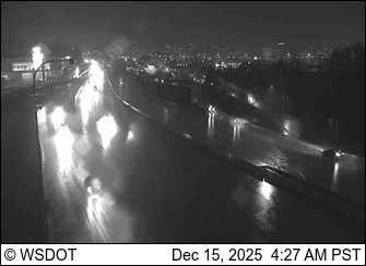 Fife: I-5 at MP 135.2: Puyallup River Bridge