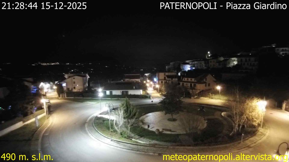 Paternopoli › West: Campania, Italia: Piazza Giardino