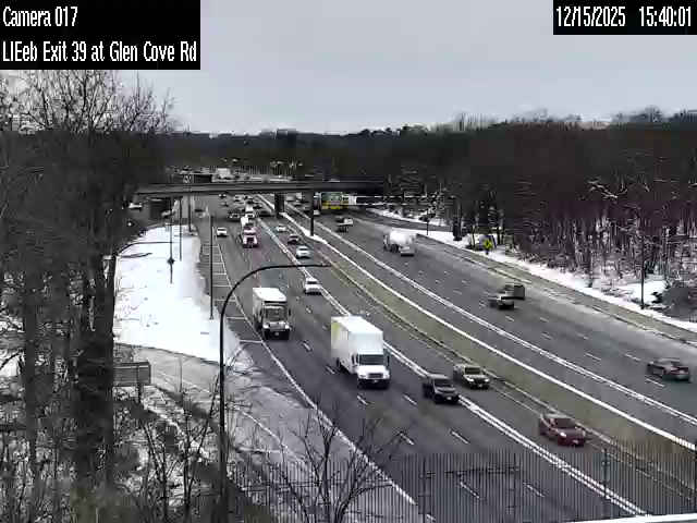 East Hills › East: I-495 at Glen Cove Rd