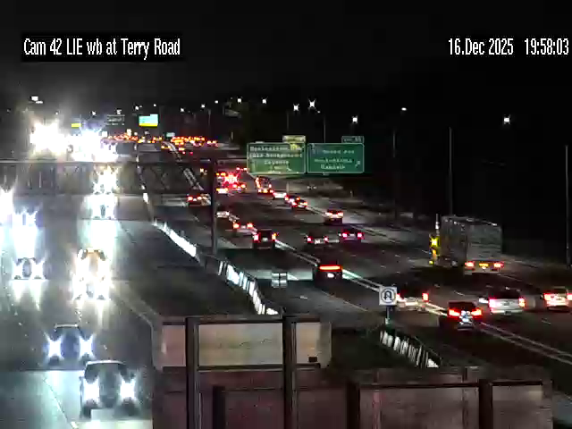 Islandia › West: I-495 at Terry Road (Exits 59-58)