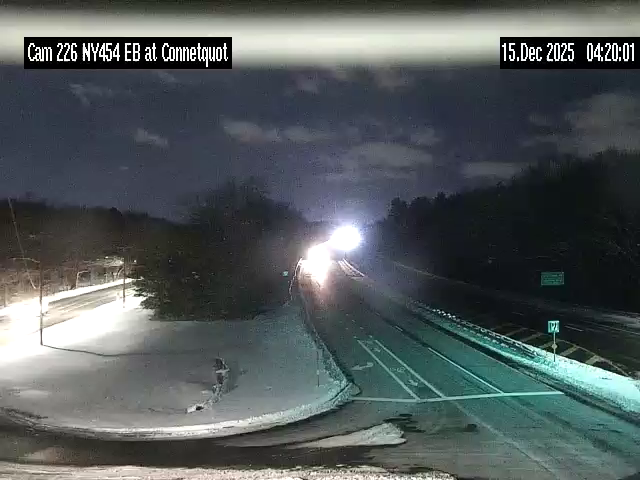 Islandia: NY 454 at Connetquot Ave; Southwest