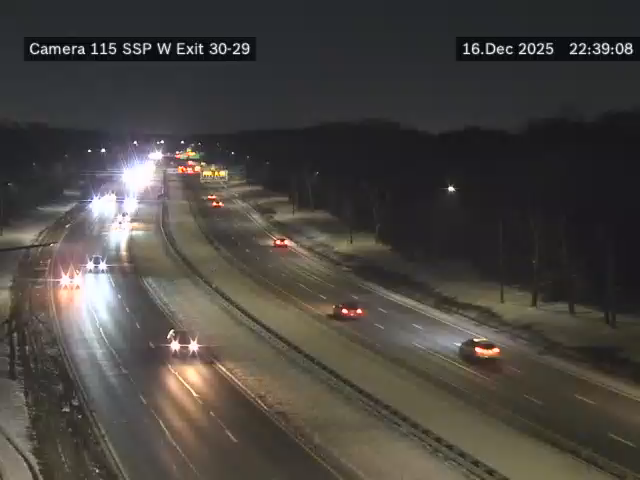South Farmingdale › West: SSP Between Exit 29 and Exit 30
