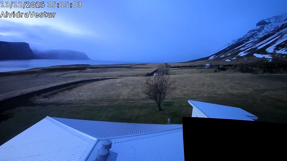 ingeyri › West: Alviðra