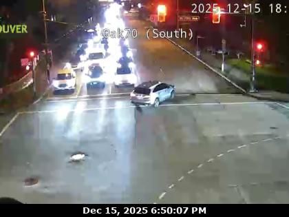 Vancouver: Marpole › North: Oak Street at 70 Avenue, north approach to Oak Street Bridge, looking north on Oak Street