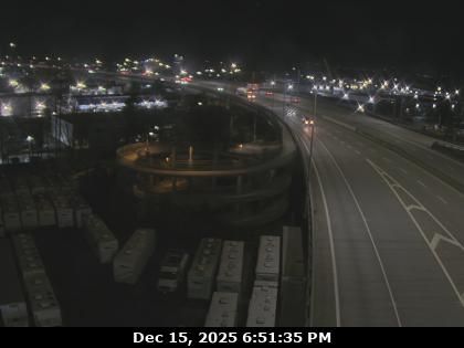 Township of Langley › North: Golden Ears Way, at 199A Avenue off-ramp and 200 Street on-ramp, looking northbound