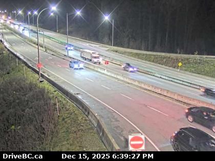 District of North Vancouver: West Lynn › North: Highway 1 at the Mountain Highway exit, looking north