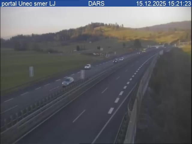Cerknica: A1/E61/E70, Ljubljana - Koper, portal Unec