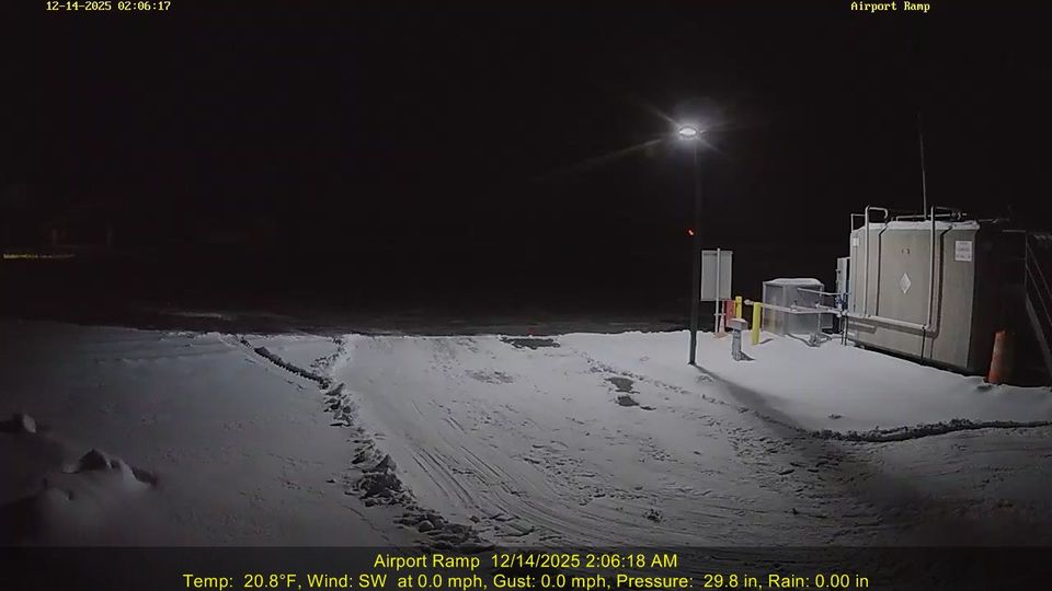 Penobscot › North: Dexter Regional Airport